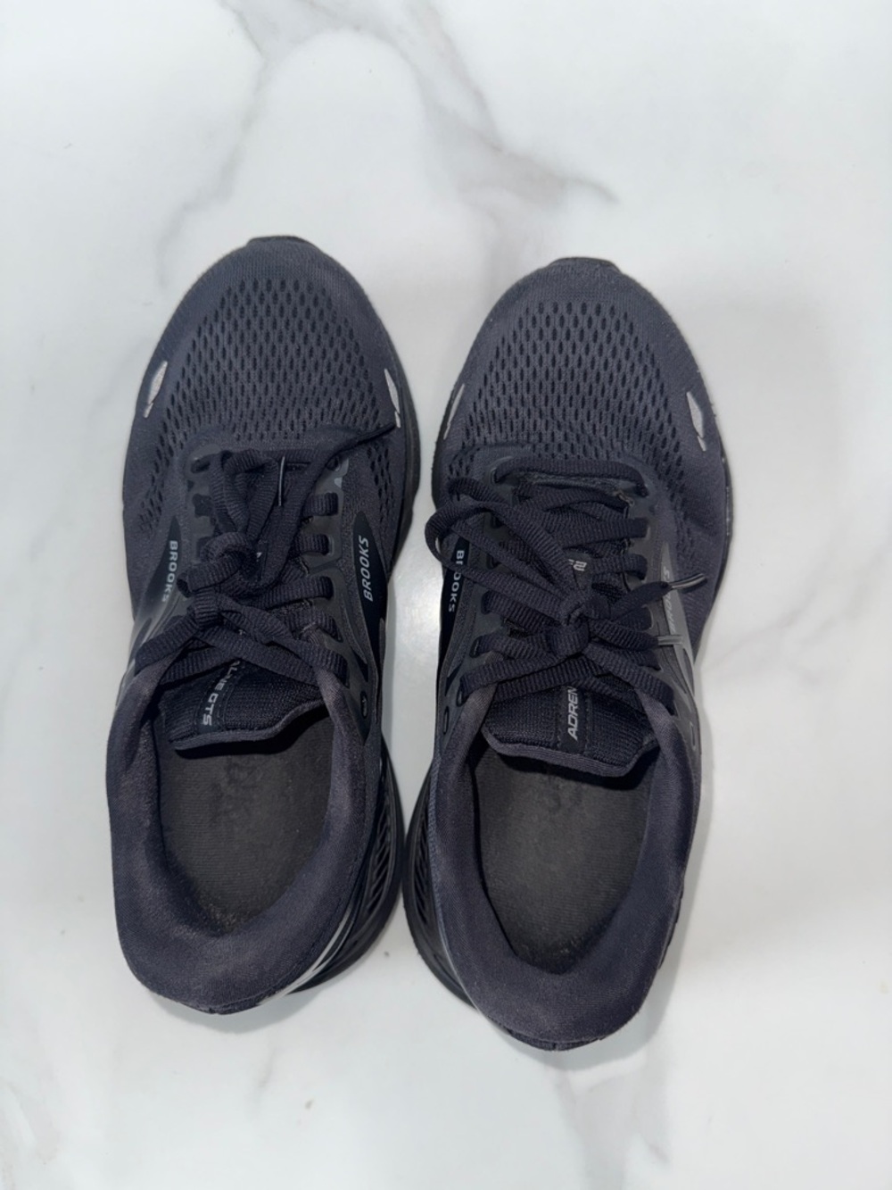 Brooks men’s Black Athletic Running Shoes - Picture 5 of 9